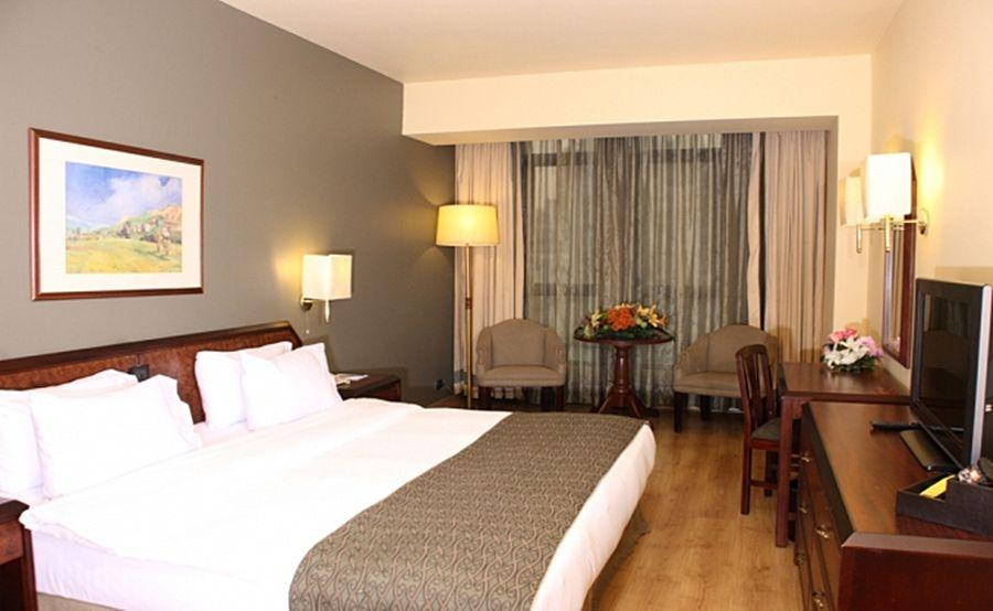 Le Commodore Hotel Beirut Exterior foto