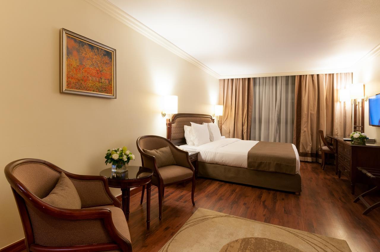 Le Commodore Hotel Beirut Exterior foto